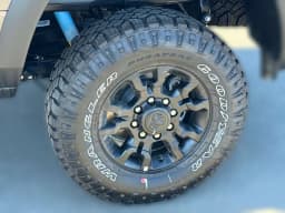 Ram 2500 Tradesman 4x4 Crew Cab 6'4" Box 2026 — side view