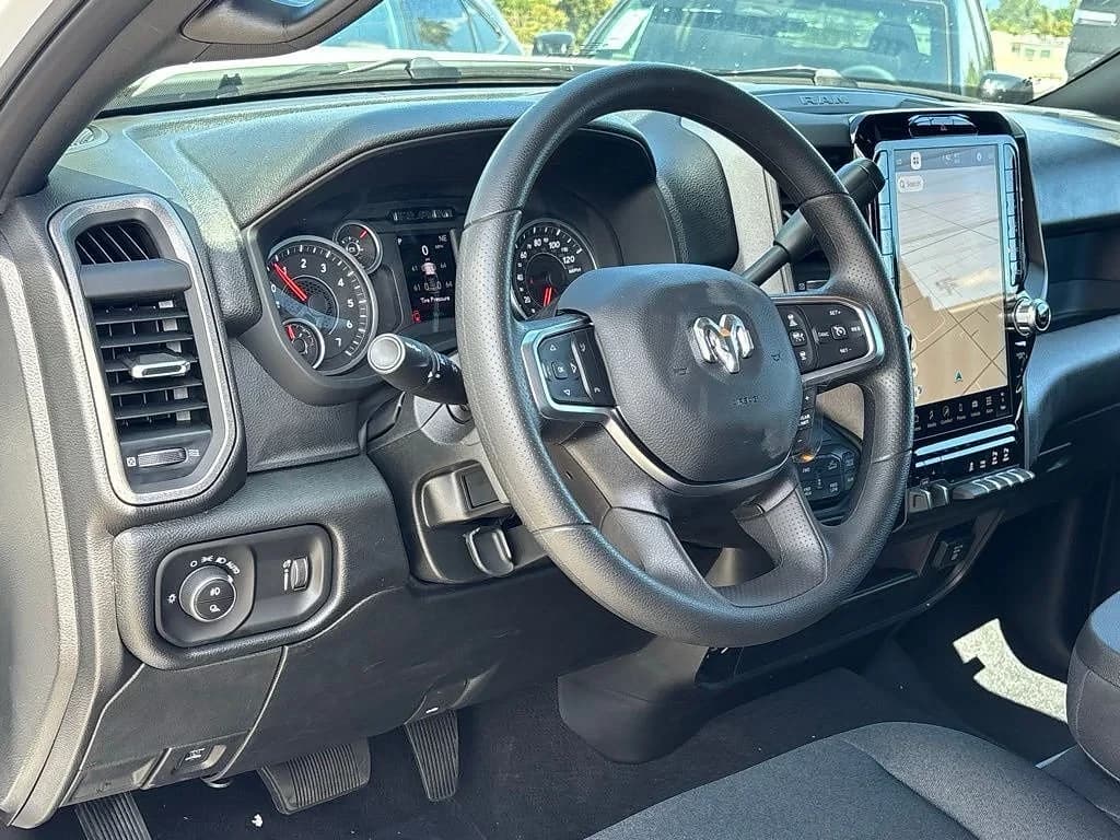 Ram 2500 Tradesman 4x4 Crew Cab 6'4" Box 2026 — side view