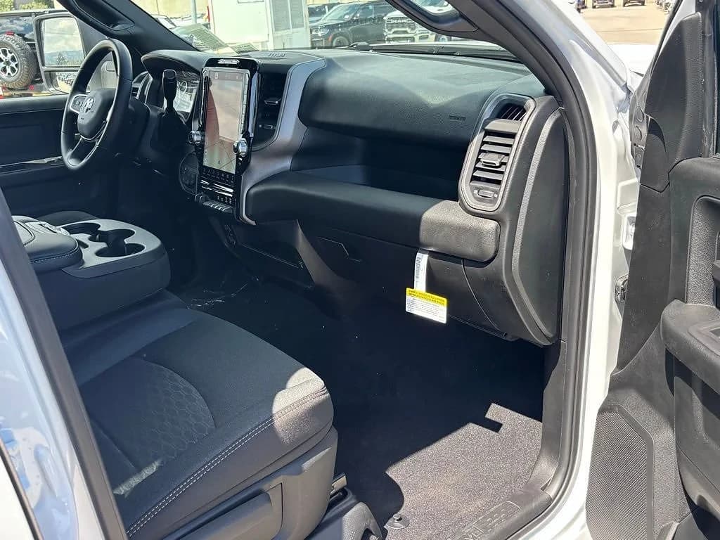Ram 2500 Tradesman 4x4 Crew Cab 6'4" Box 2026 — side view