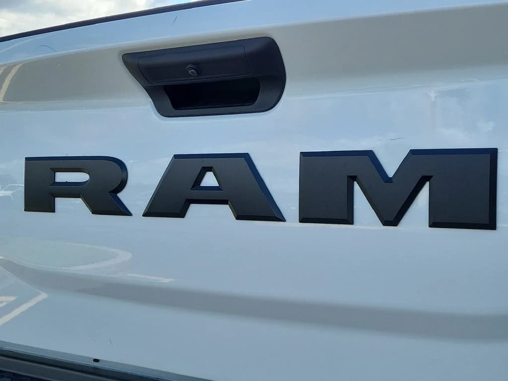 Ram 2500 Tradesman 4x2 Crew Cab 8' Box 2027 — side view