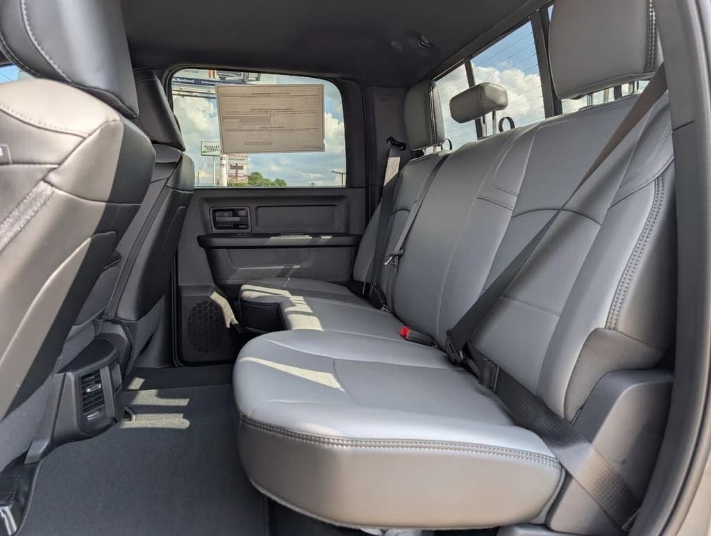 Ram 2500 Warlock 4x4 Crew Cab 6'4" Box 2026 — side view
