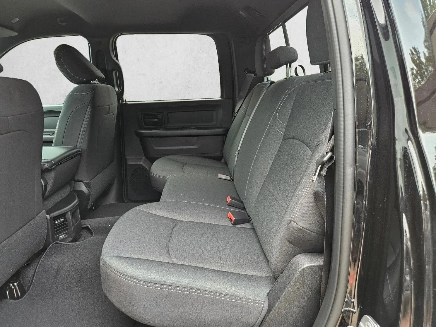 Ram 2500 Black Express 4x4 Crew Cab 6'4" Box 2026 — side view