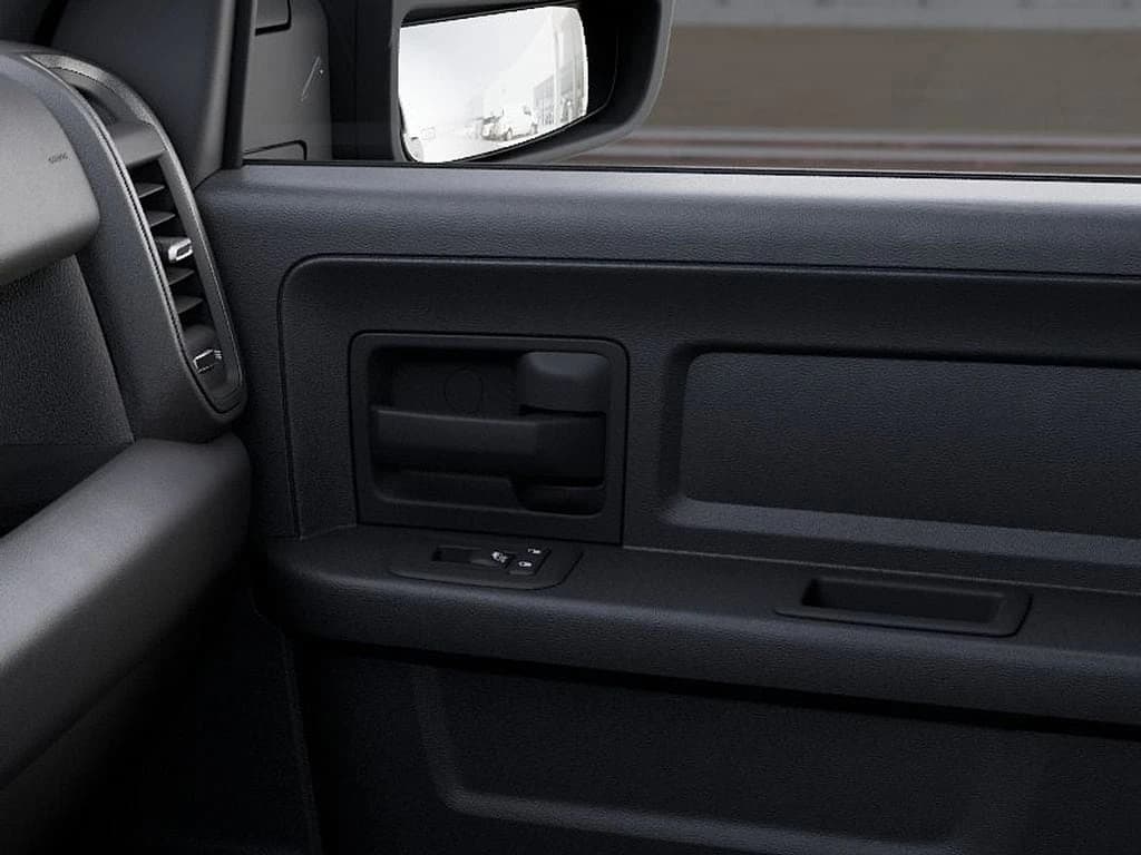 Ram 2500 Tradesman 4x4 Crew Cab 6'4" Box 2026 — side view