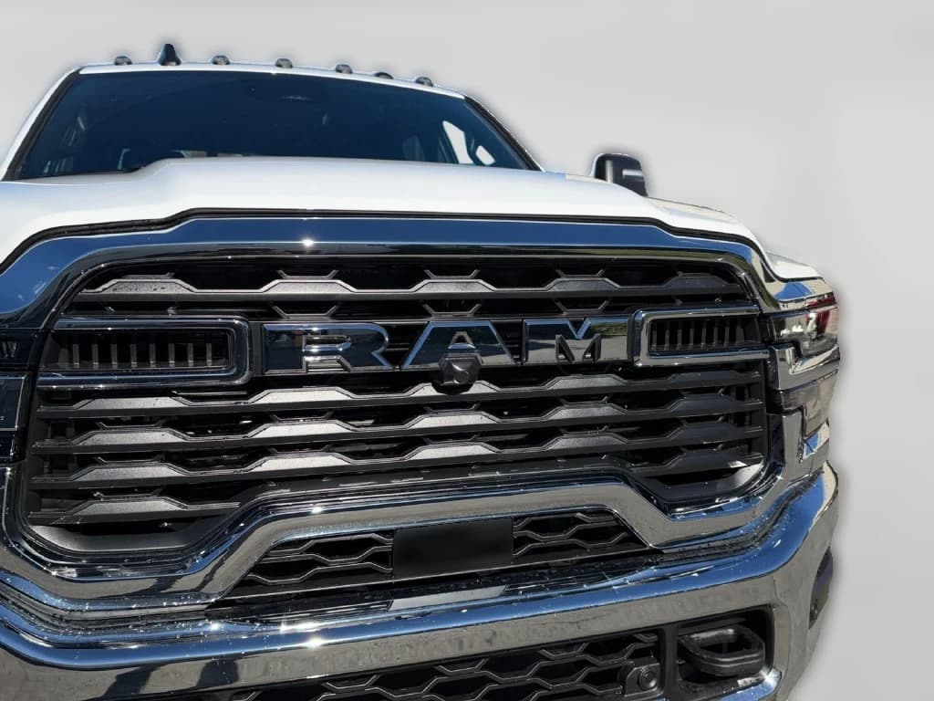 Ram 2500 Tradesman 4x4 Crew Cab 6'4" Box 2027 — side view