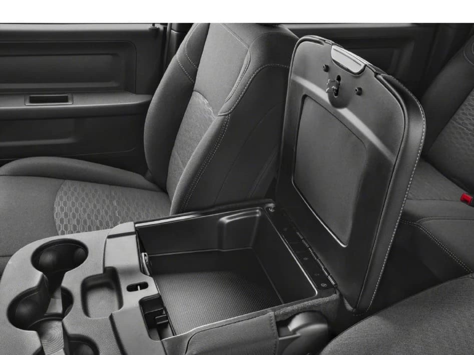 Ram 2500 Tradesman 4x4 Crew Cab 6'4" Box 2027 — side view