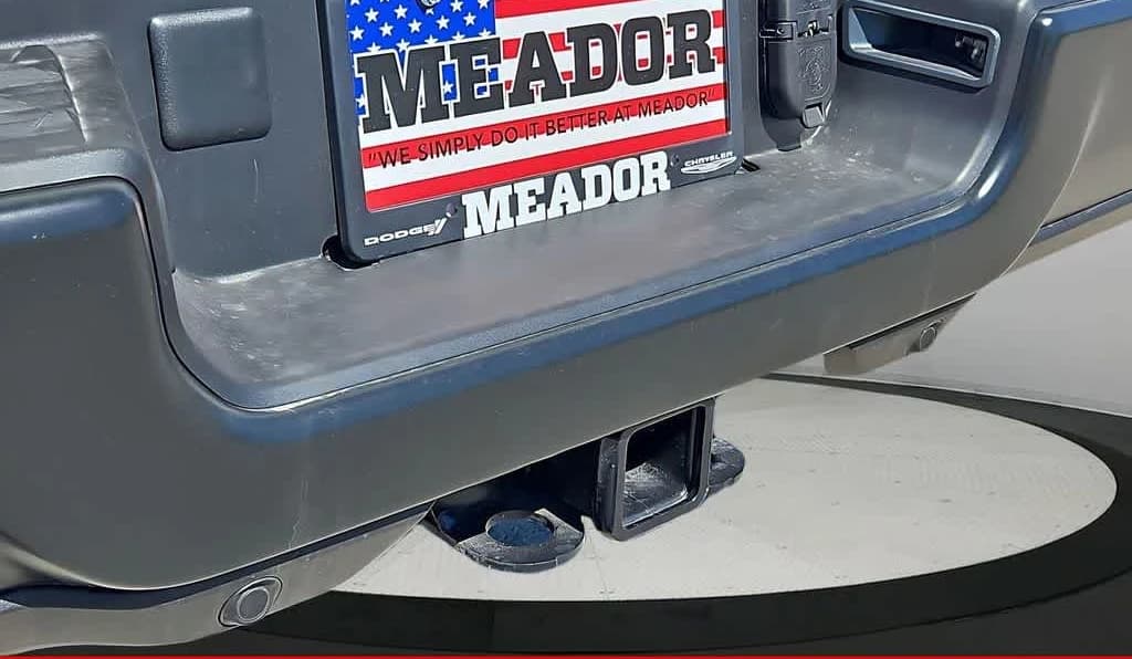 Ram 2500 Tradesman 4x4 Crew Cab 6'4" Box 2026 — side view