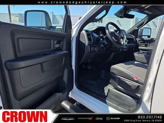 Ram 2500 Tradesman 4x4 Crew Cab 6'4" Box 2026 — side view