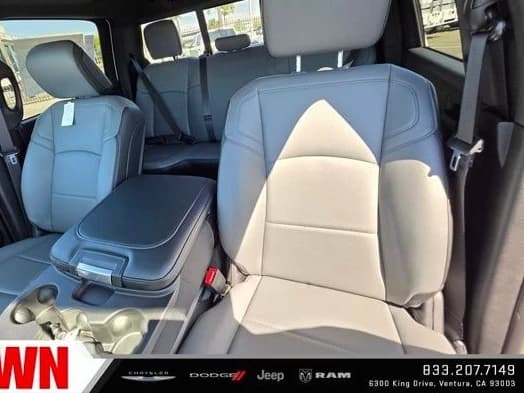 Ram 2500 Tradesman 4x4 Crew Cab 6'4" Box 2026 — side view