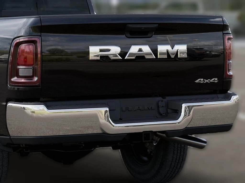 Ram 2500 Tradesman 4x4 Crew Cab 6'4" Box 2026 — side view