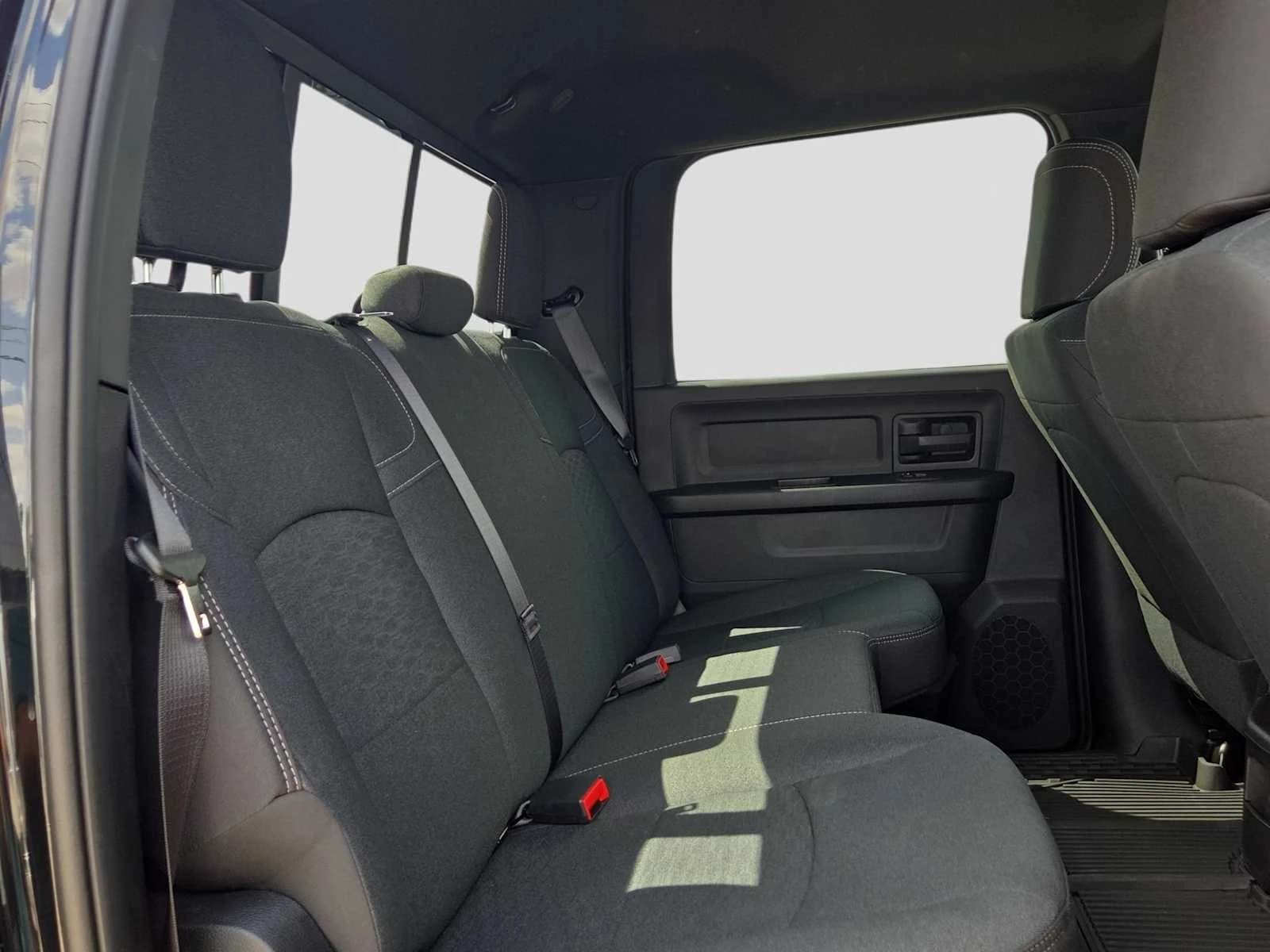 Ram 2500 Warlock 4x4 Crew Cab 6'4" Box 2027 — side view