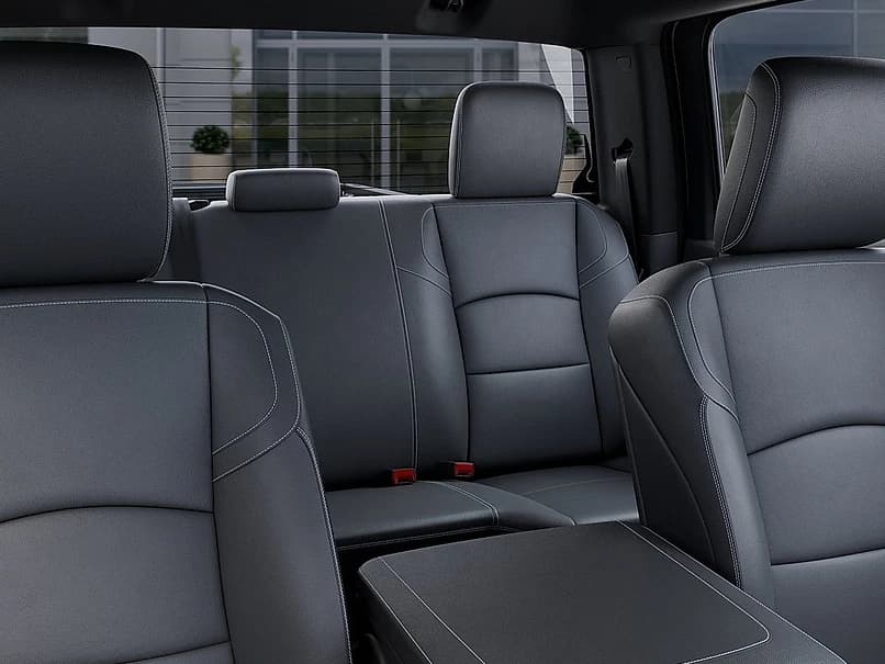 Ram 2500 Tradesman 4x4 Crew Cab 6'4" Box 2026 — side view
