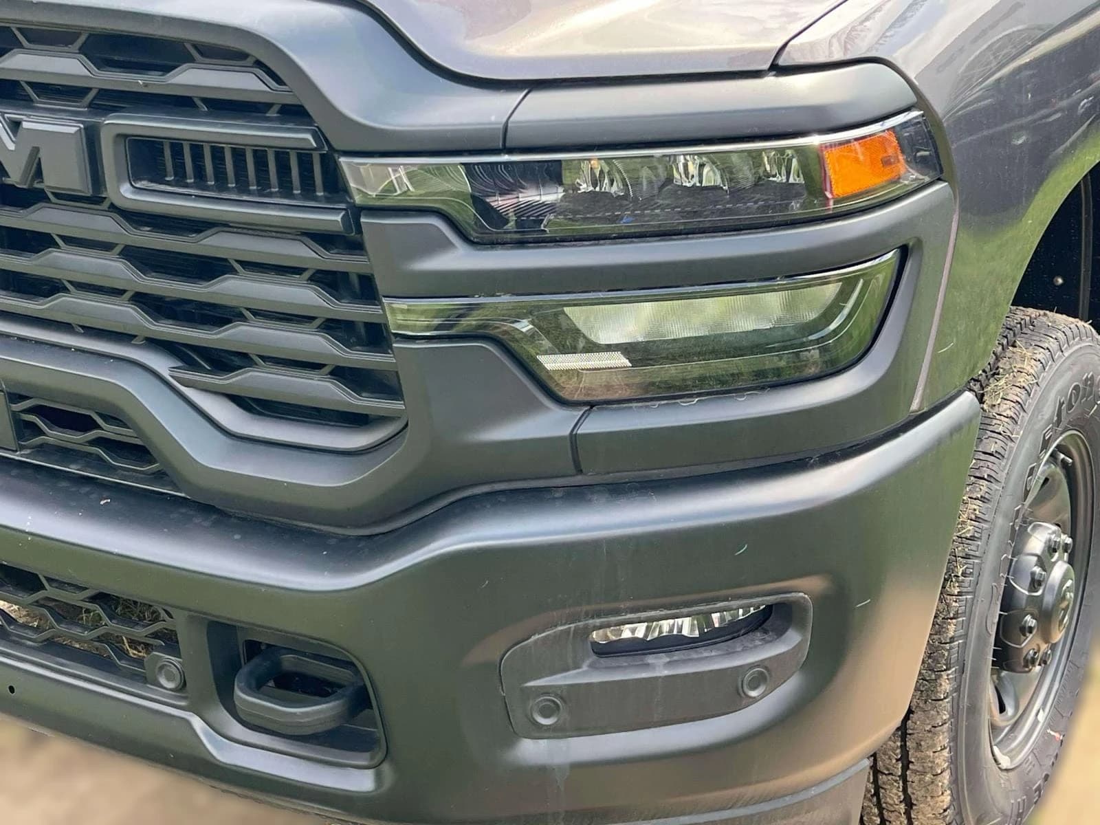 Ram 2500 Tradesman 4x4 Crew Cab 6'4" Box 2026 — side view