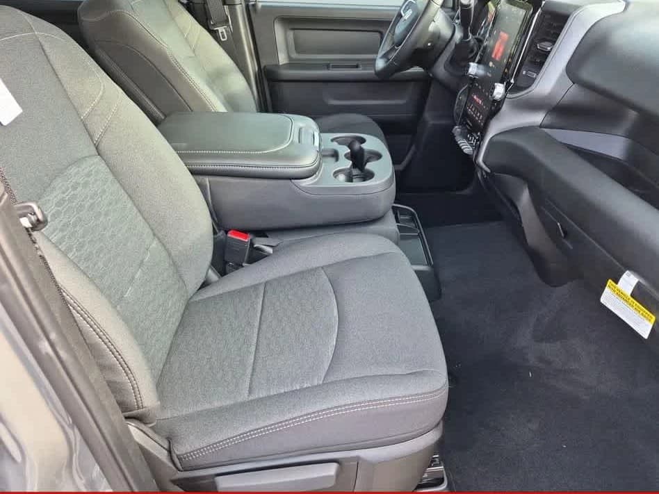 Ram 2500 Tradesman 4x4 Crew Cab 6'4" Box 2027 — side view