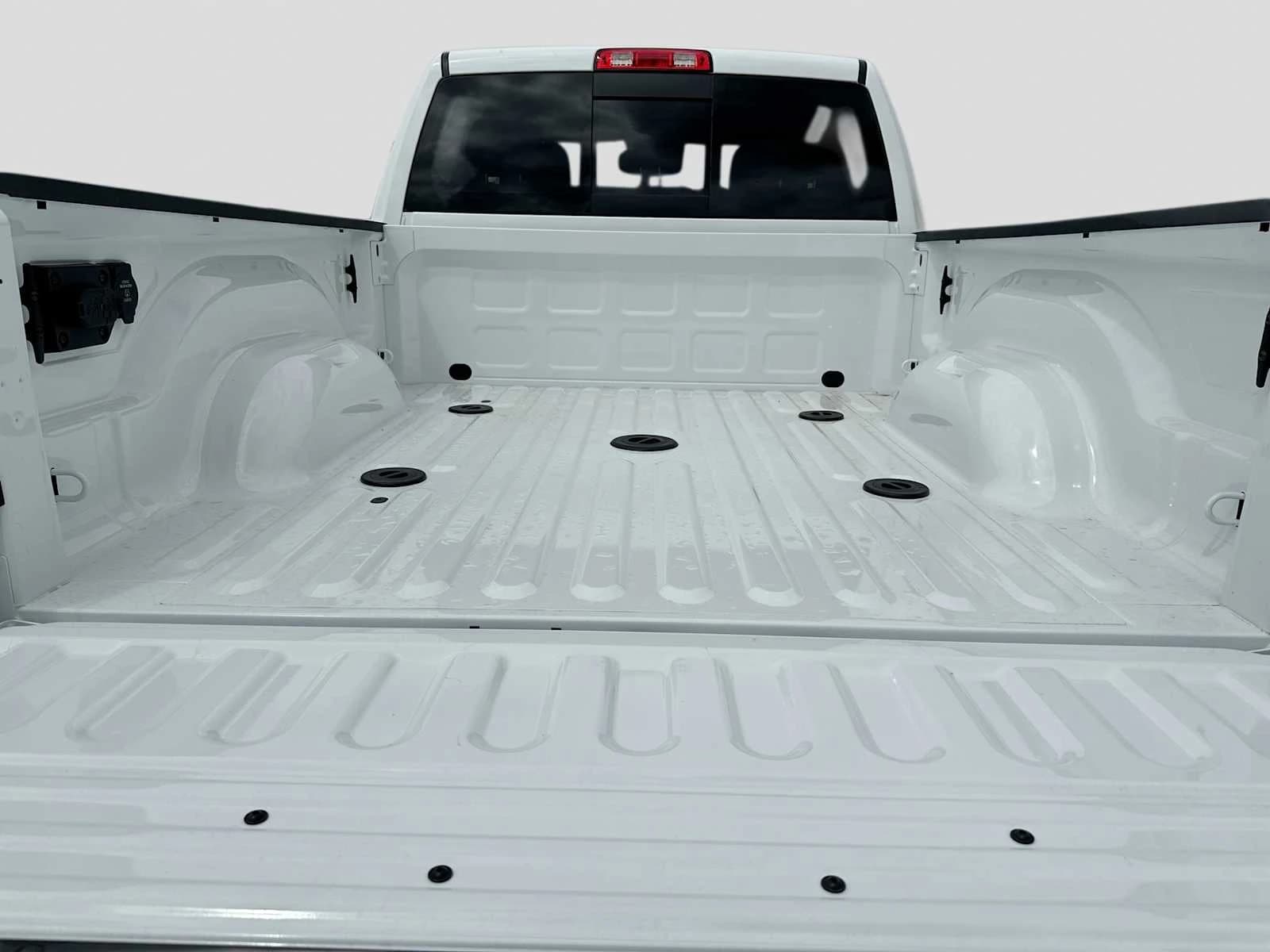 Ram 2500 Black Express 4x4 Crew Cab 6'4" Box 2026 — side view