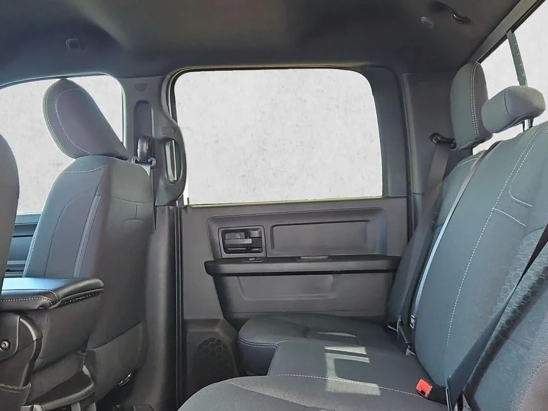 Ram 2500 Warlock 4x4 Crew Cab 6'4" Box 2027 — side view