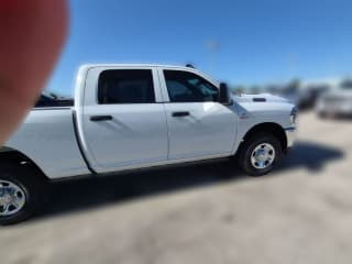 Ram 2500 Tradesman 4x4 Crew Cab 6'4" Box