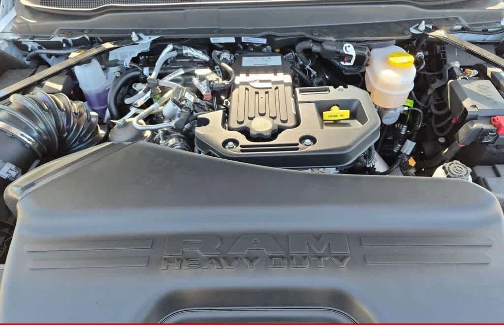 Ram 2500 Tradesman 4x4 Crew Cab 6'4" Box 2027 — side view