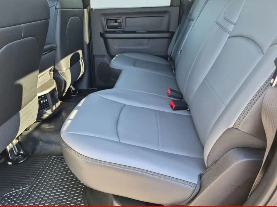Ram 2500 Tradesman 4x4 Crew Cab 6'4" Box 2027 — side view