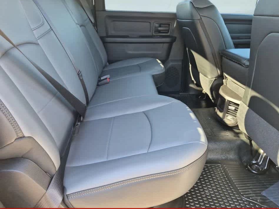 Ram 2500 Tradesman 4x4 Crew Cab 6'4" Box 2027 — side view