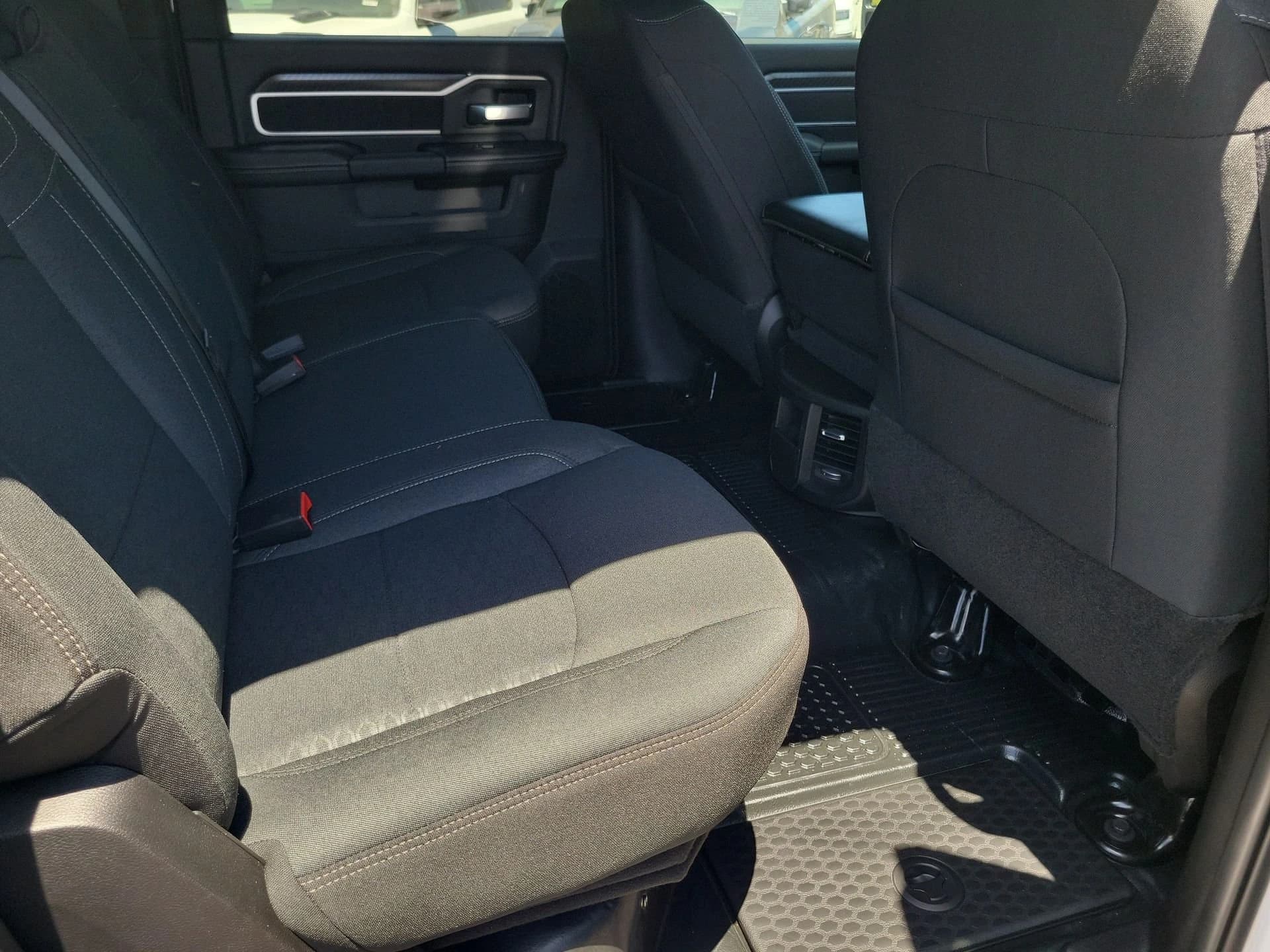 Ram 2500 Big Horn 4x4 Crew Cab 6'4" Box 2026 — side view
