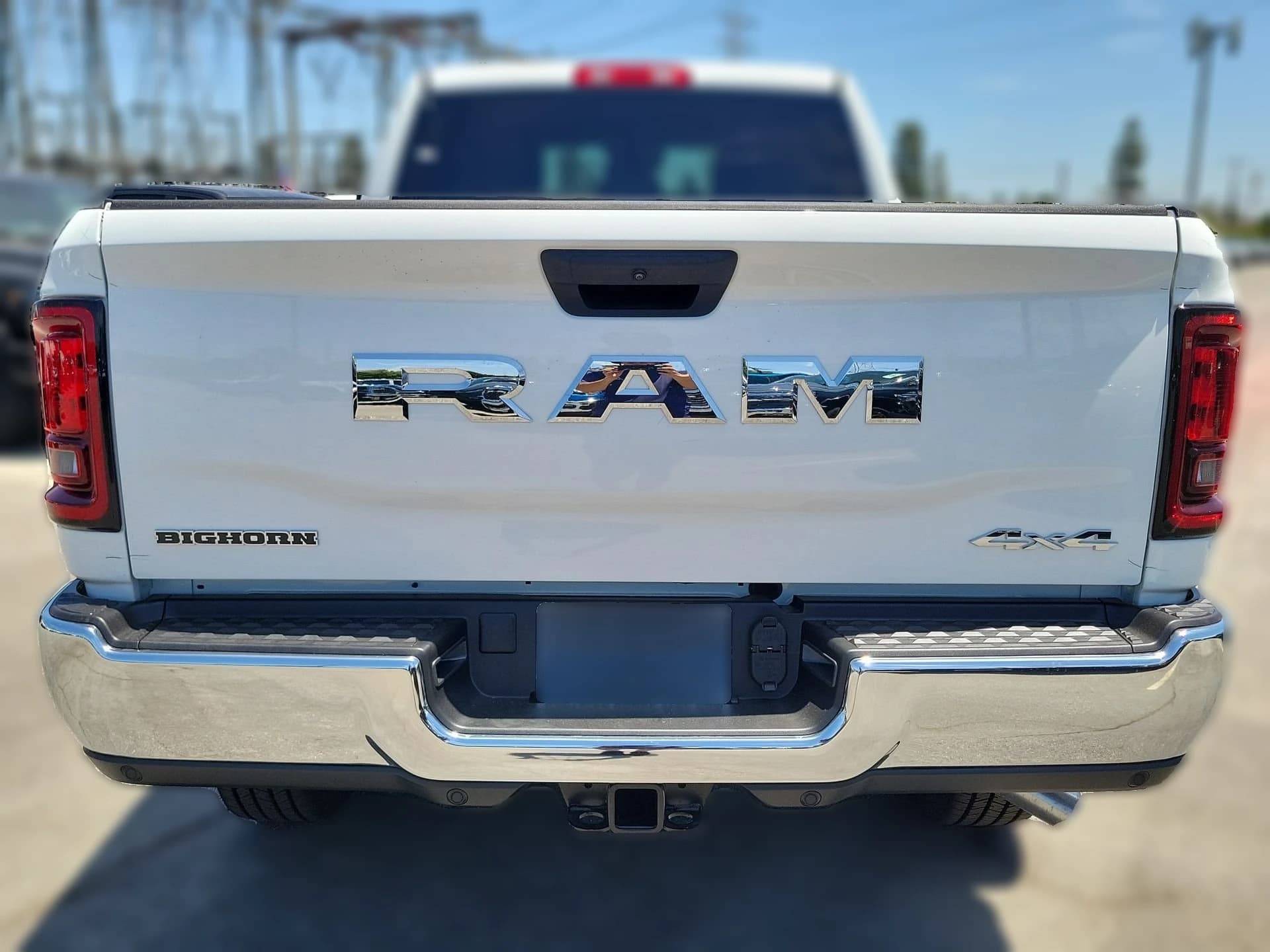 Ram 2500 Big Horn 4x4 Crew Cab 6'4" Box 2026 — side view