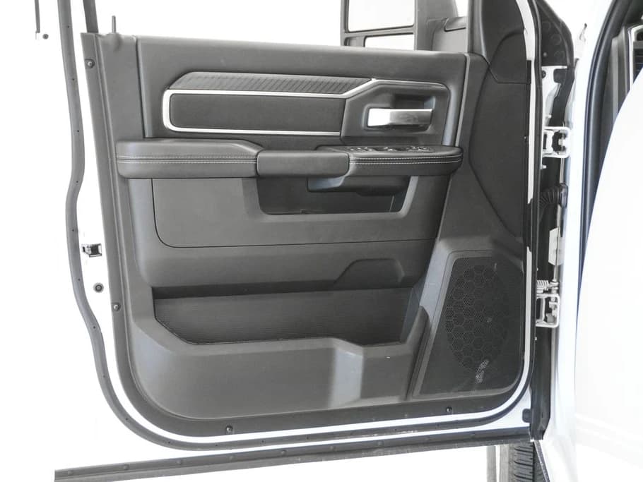 Ram 2500 Big Horn 4x4 Crew Cab 6'4" Box 2026 — side view
