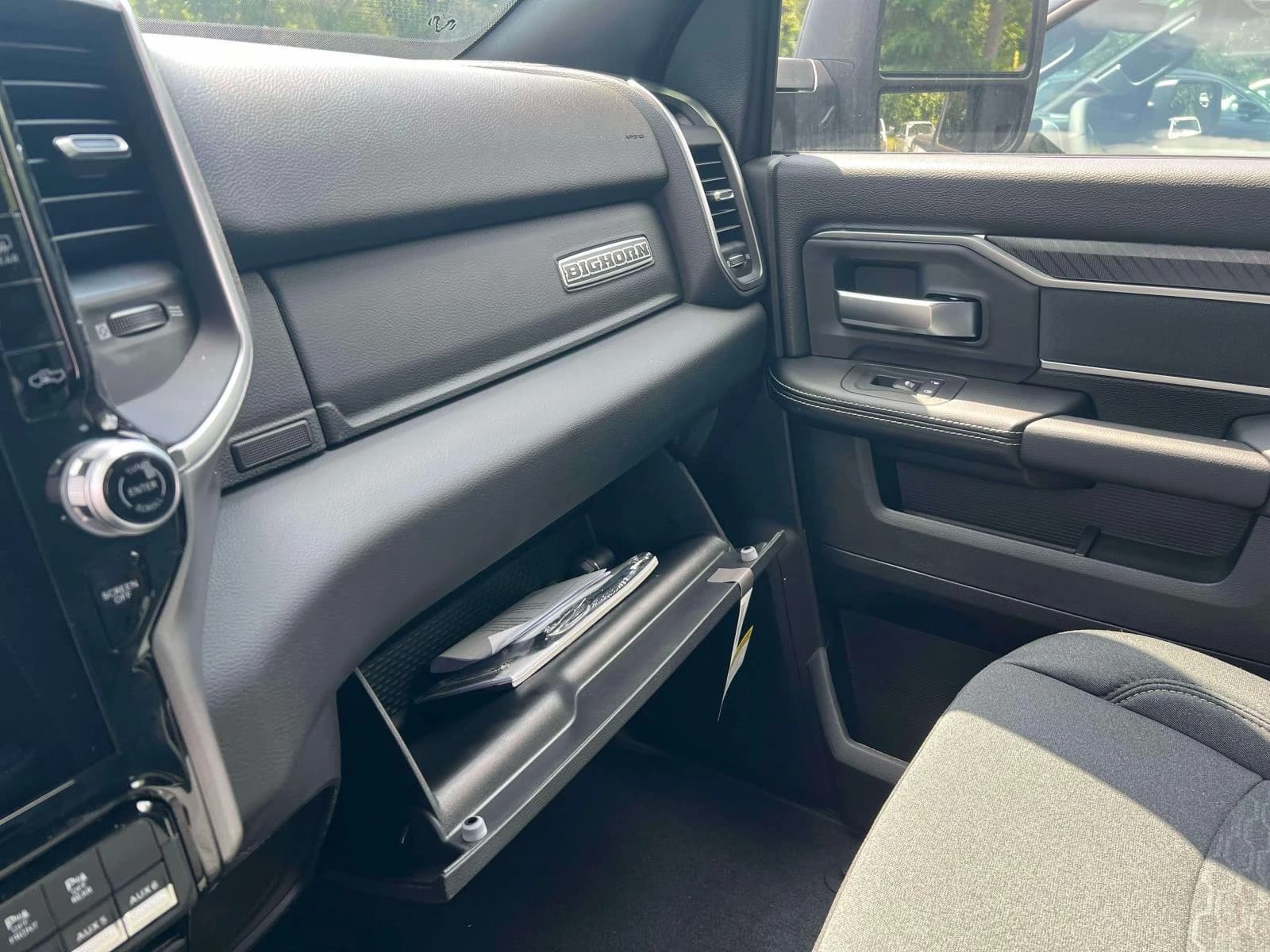 Ram 2500 Big Horn 4x4 Crew Cab 6'4" Box 2026 — side view