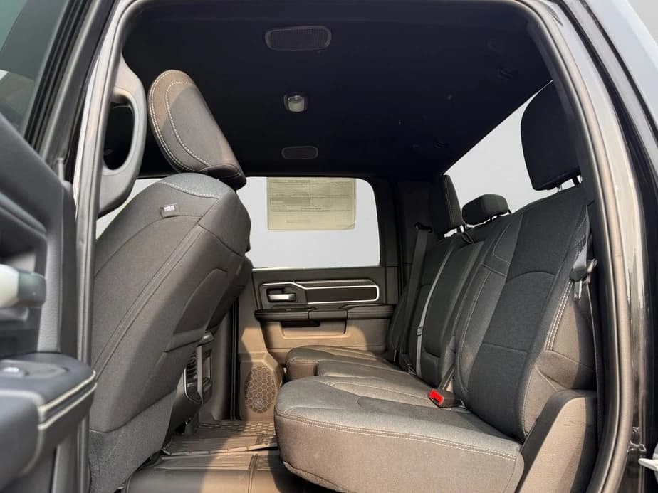 Ram 2500 Big Horn 4x4 Crew Cab 6'4" Box 2026 — side view
