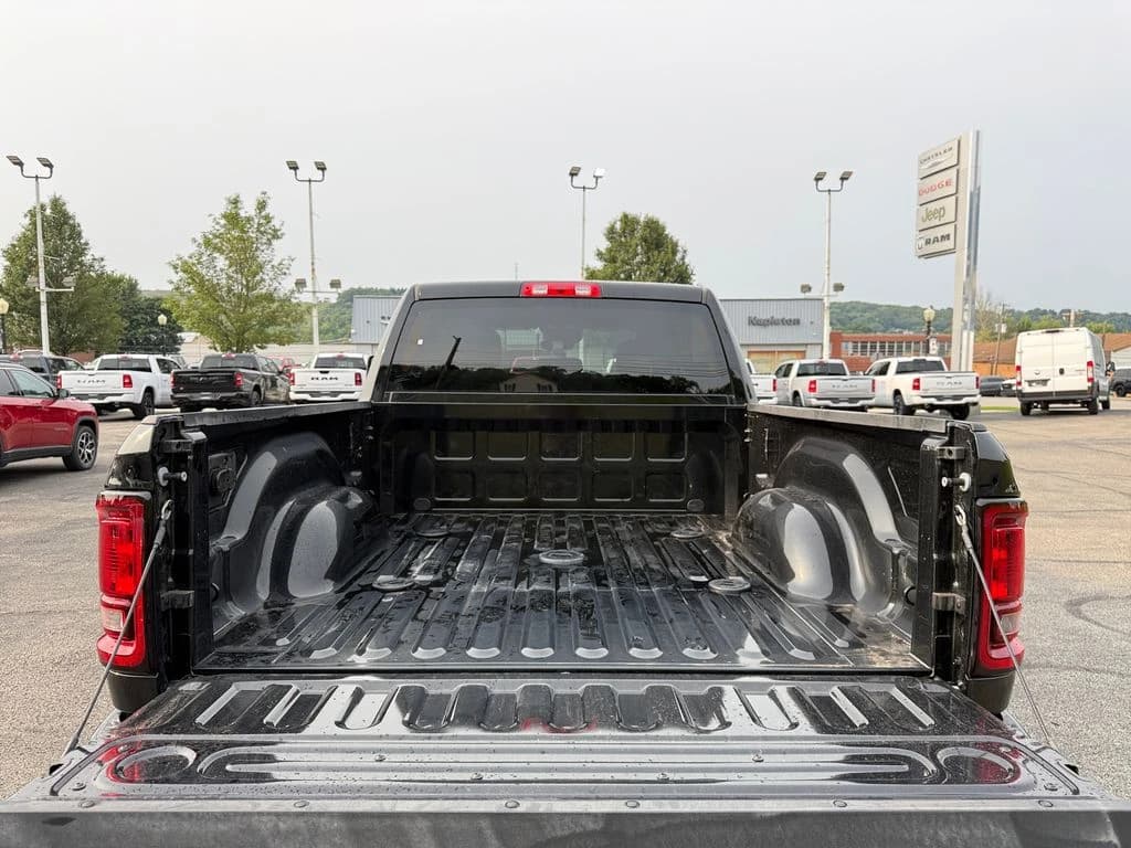 Ram 2500 Big Horn 4x4 Crew Cab 6'4" Box 2026 — side view
