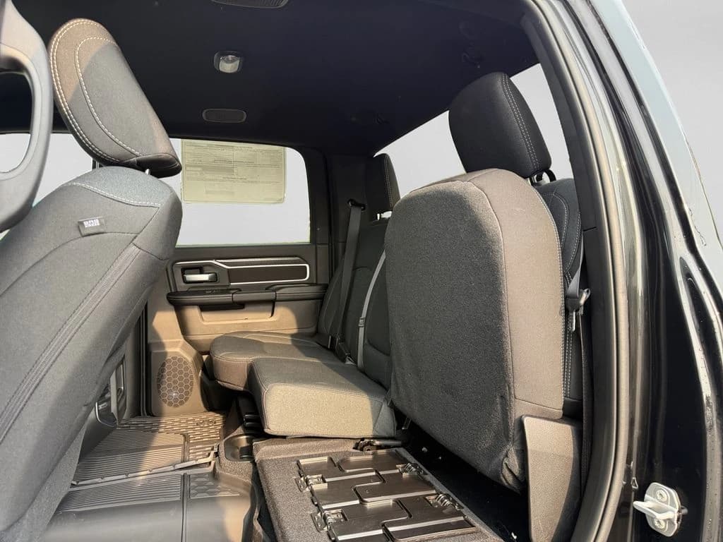Ram 2500 Big Horn 4x4 Crew Cab 6'4" Box 2026 — side view
