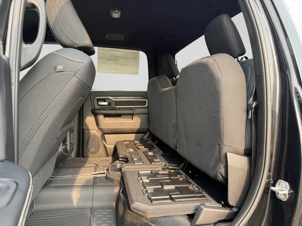 Ram 2500 Big Horn 4x4 Crew Cab 6'4" Box 2026 — side view