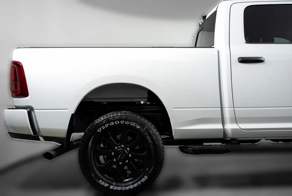 Ram 2500 Big Horn 4x4 Crew Cab 6'4" Box 2027 — side view