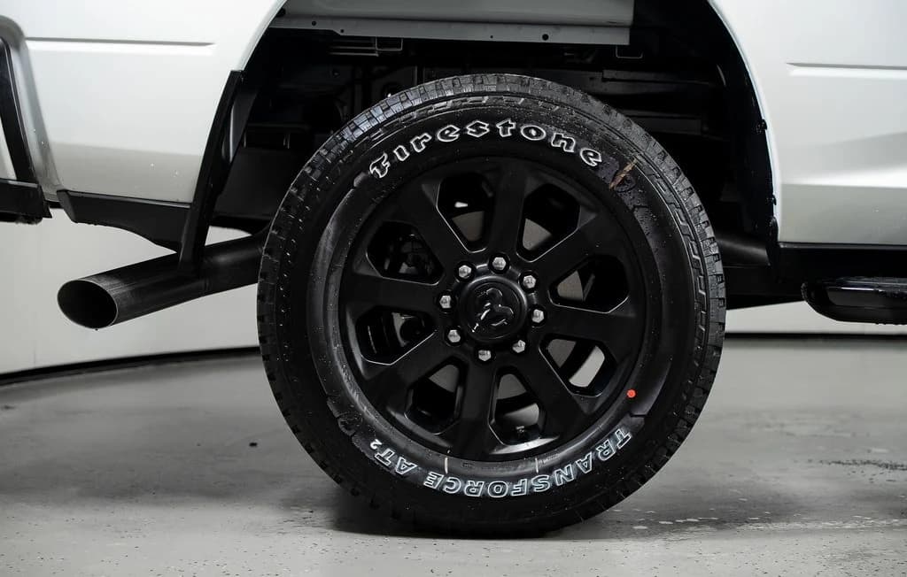 Ram 2500 Big Horn 4x4 Crew Cab 6'4" Box 2027 — side view
