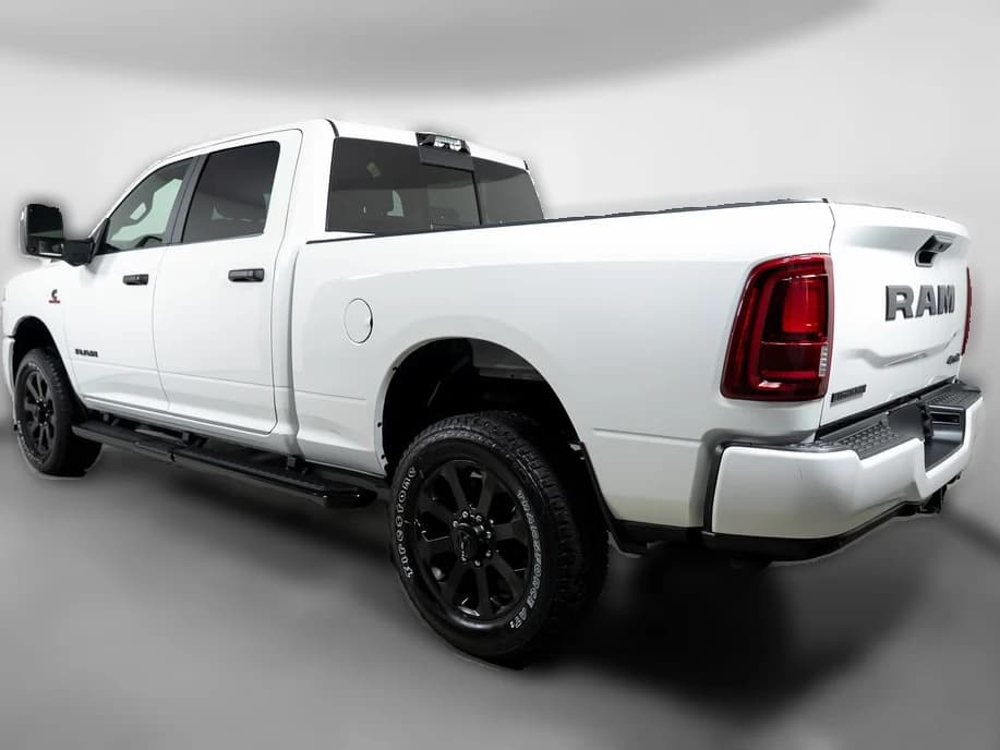 Ram 2500 Big Horn 4x4 Crew Cab 6'4" Box 2027 — side view