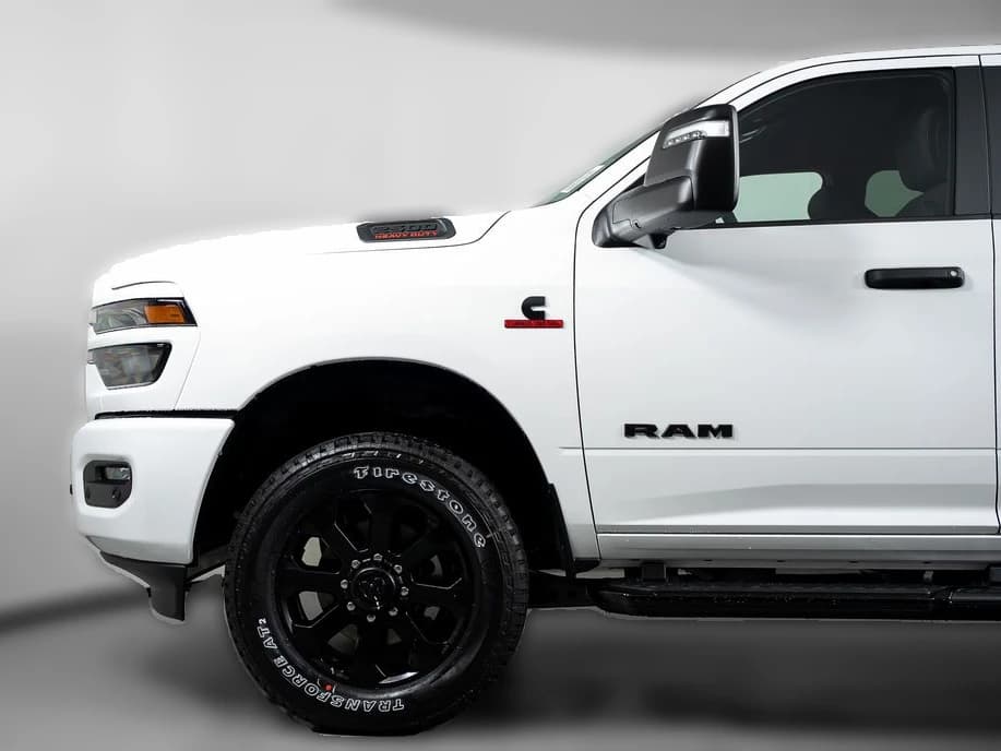 Ram 2500 Big Horn 4x4 Crew Cab 6'4" Box 2027 — side view