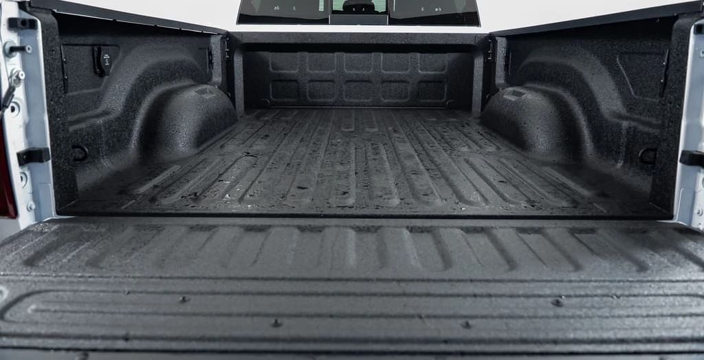 Ram 2500 Big Horn 4x4 Crew Cab 6'4" Box 2027 — side view