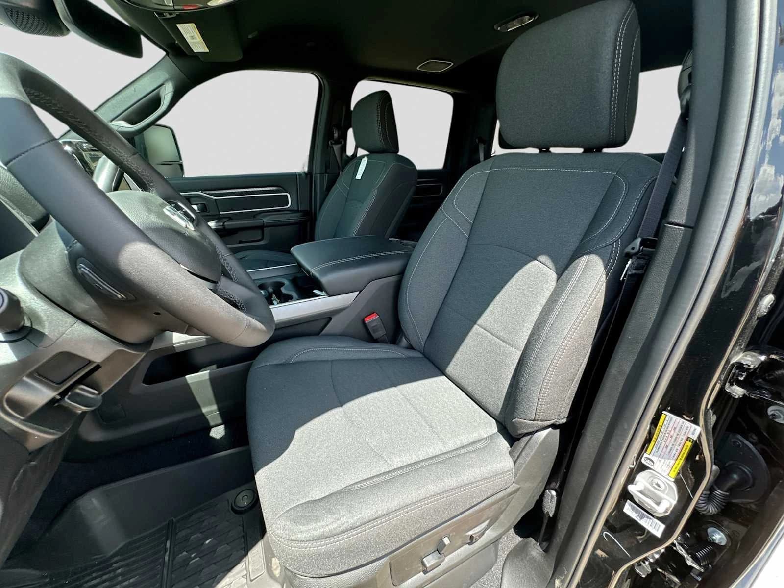 Ram 2500 Lone Star 4x4 Crew Cab 6'4" Box 2027 — side view
