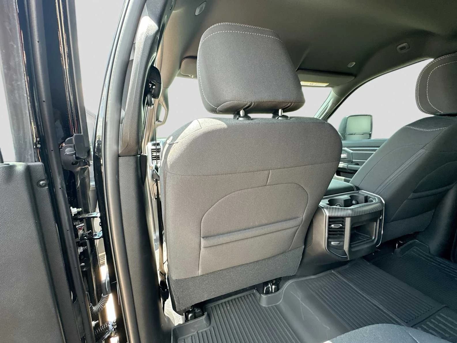 Ram 2500 Lone Star 4x4 Crew Cab 6'4" Box 2027 — side view