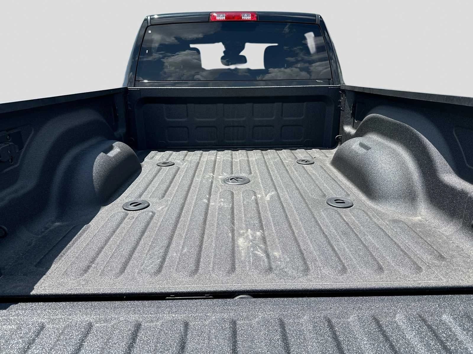 Ram 2500 Lone Star 4x4 Crew Cab 6'4" Box 2027 — side view