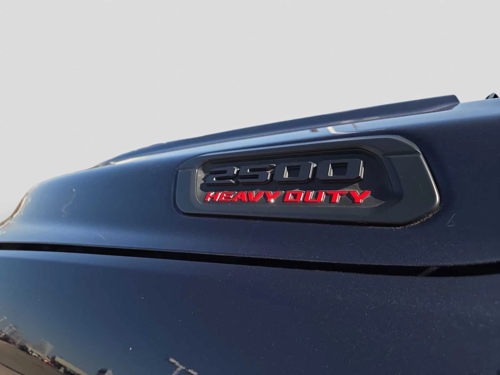 Ram 2500 Lone Star 4x4 Crew Cab 6'4" Box 2027 — side view