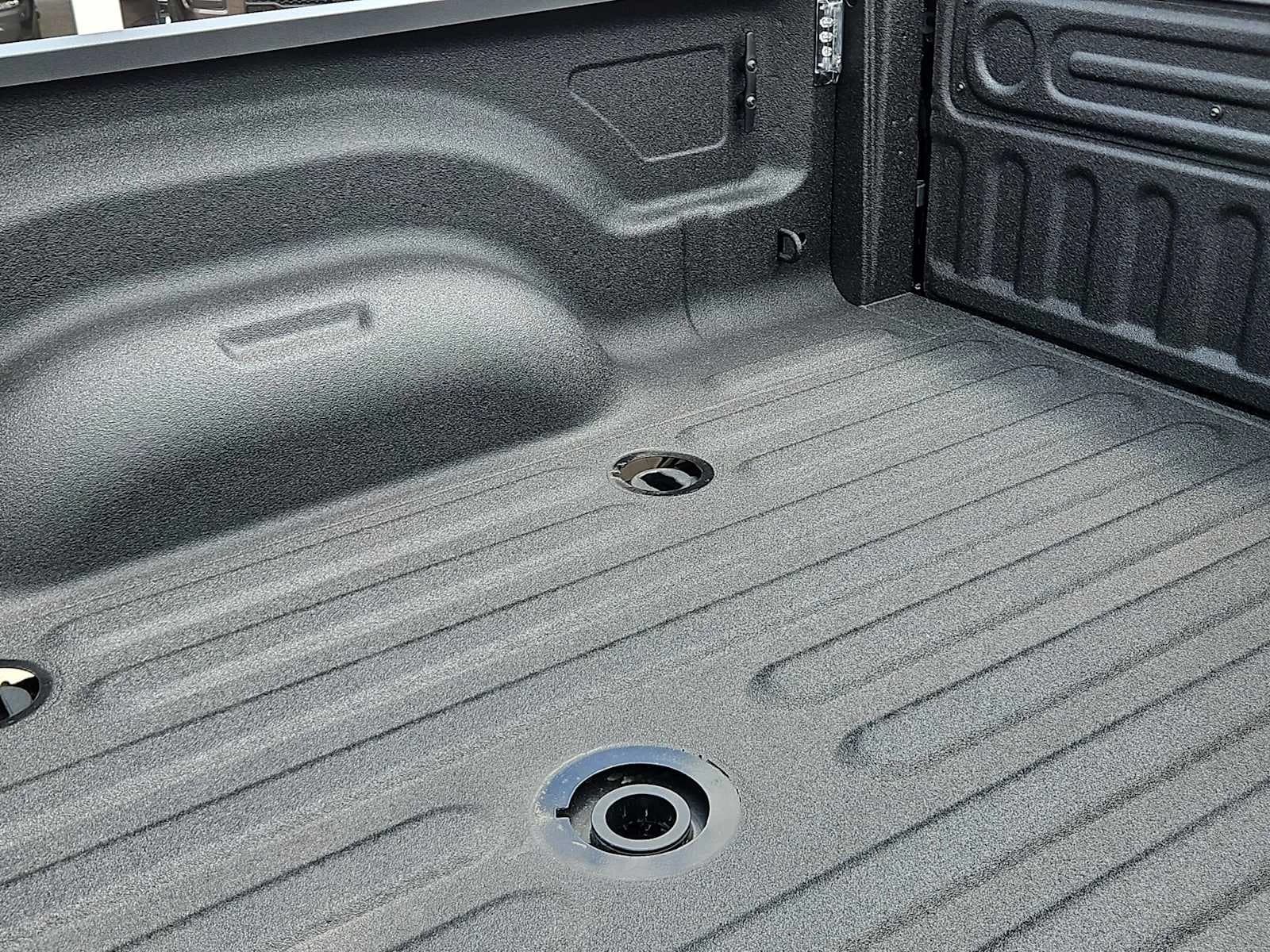 Ram 2500 Lone Star 4x4 Crew Cab 6'4" Box 2026 — side view