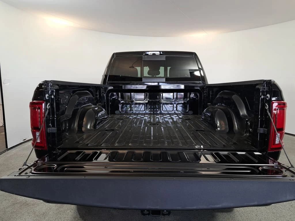 Ram 2500 Big Horn 4x4 Crew Cab 6'4" Box 2026 — side view