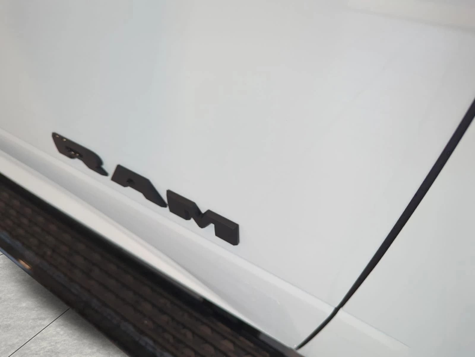 Ram 2500 Laramie 4x4 Crew Cab 6'4" Box 2027 — side view