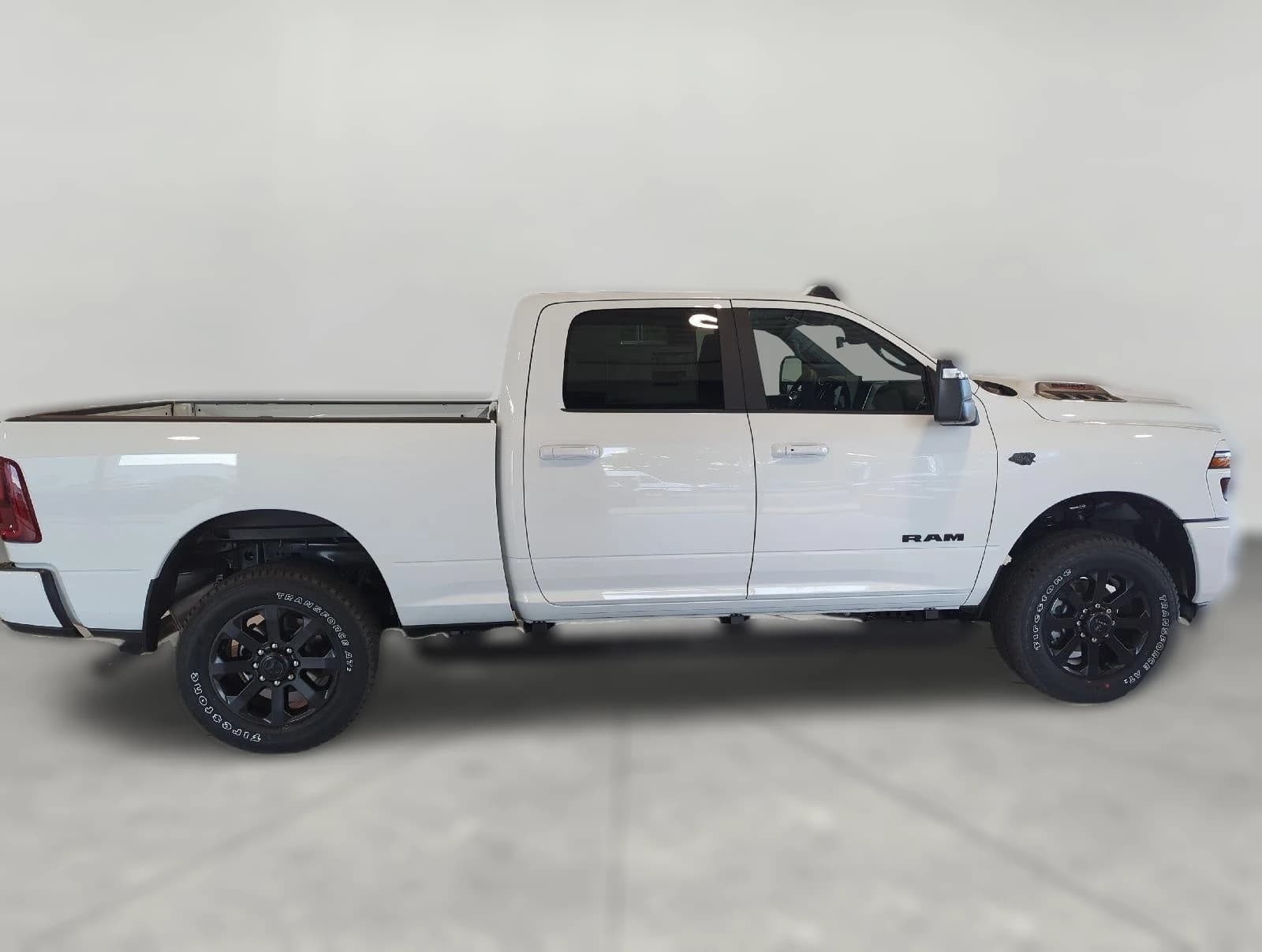 Ram 2500 Laramie 4x4 Crew Cab 6'4" Box 2027 — side view