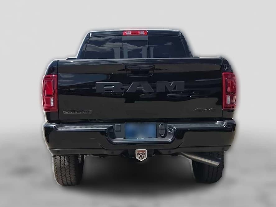 Ram 2500 Laramie 4x4 Crew Cab 6'4" Box 2027 — side view