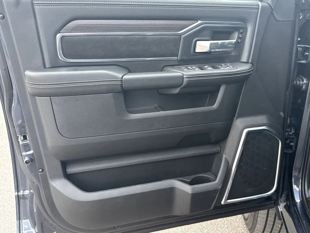 Ram 2500 Laramie 4x4 Crew Cab 6'4" Box 2026 — side view