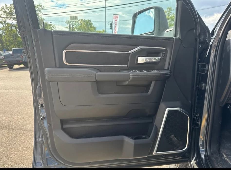 Ram 2500 Laramie 4x4 Crew Cab 6'4" Box 2026 — side view