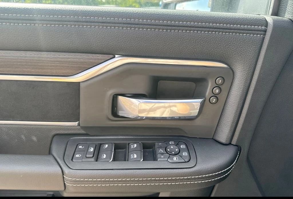 Ram 2500 Laramie 4x4 Crew Cab 6'4" Box 2026 — side view