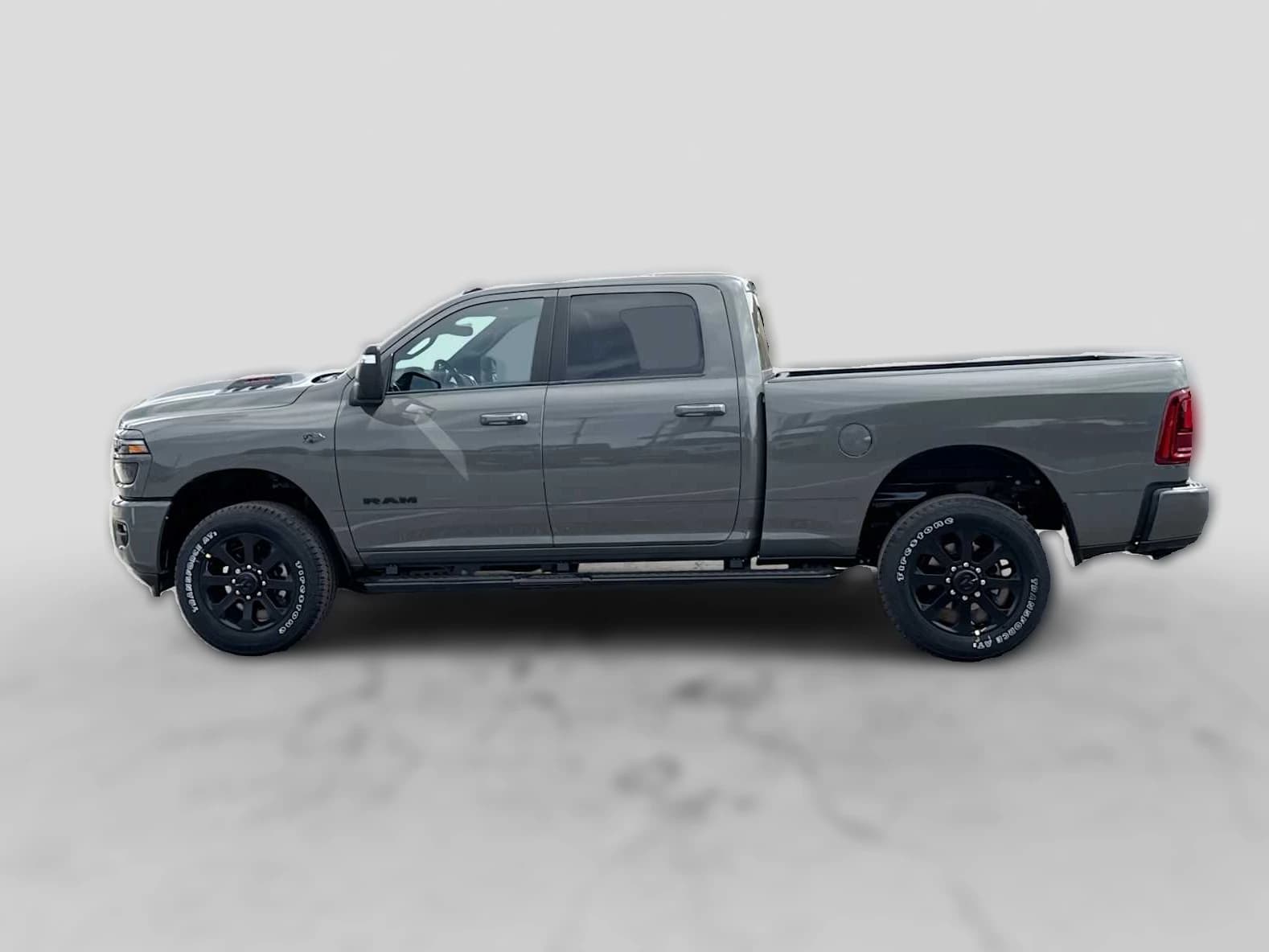 Ram 2500 Laramie 4x4 Crew Cab 6'4" Box 2027 — side view