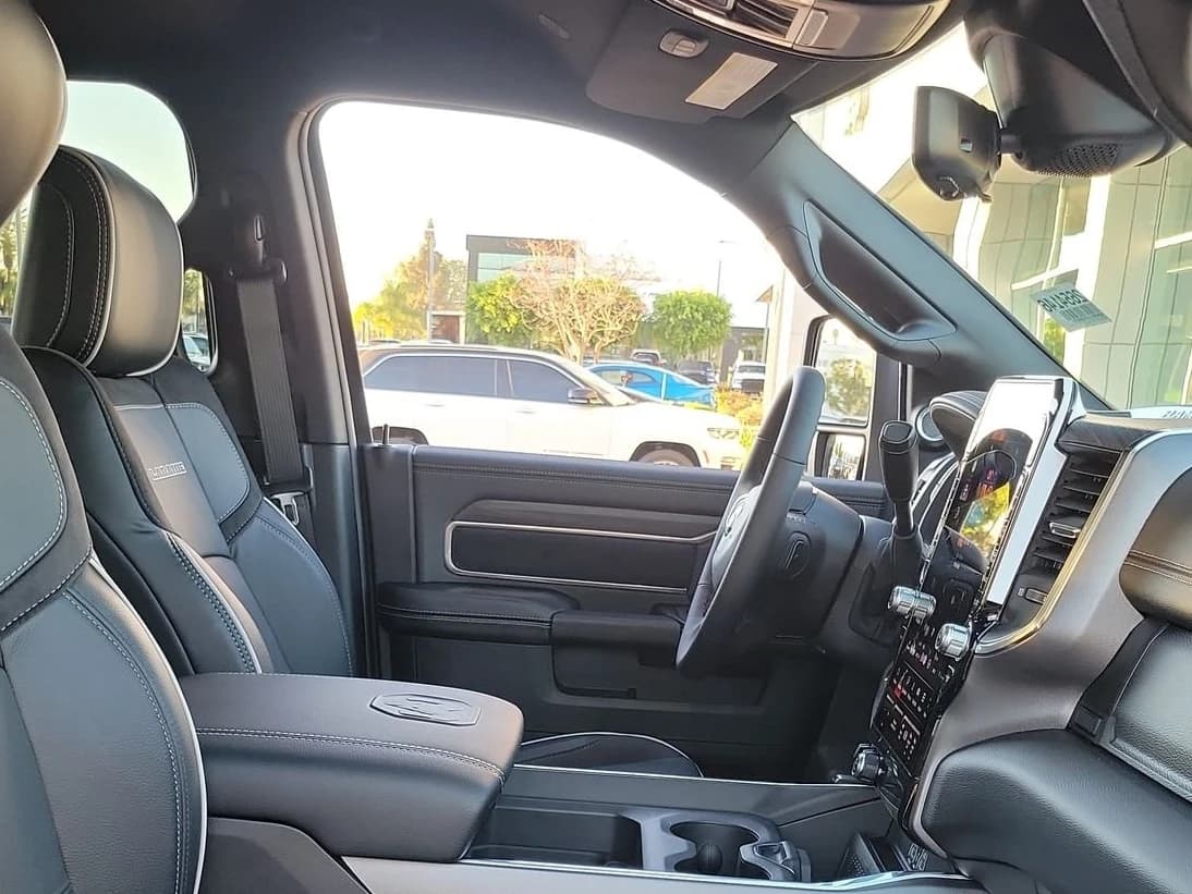 Ram 2500 Laramie 4x4 Crew Cab 6'4" Box 2026 — side view